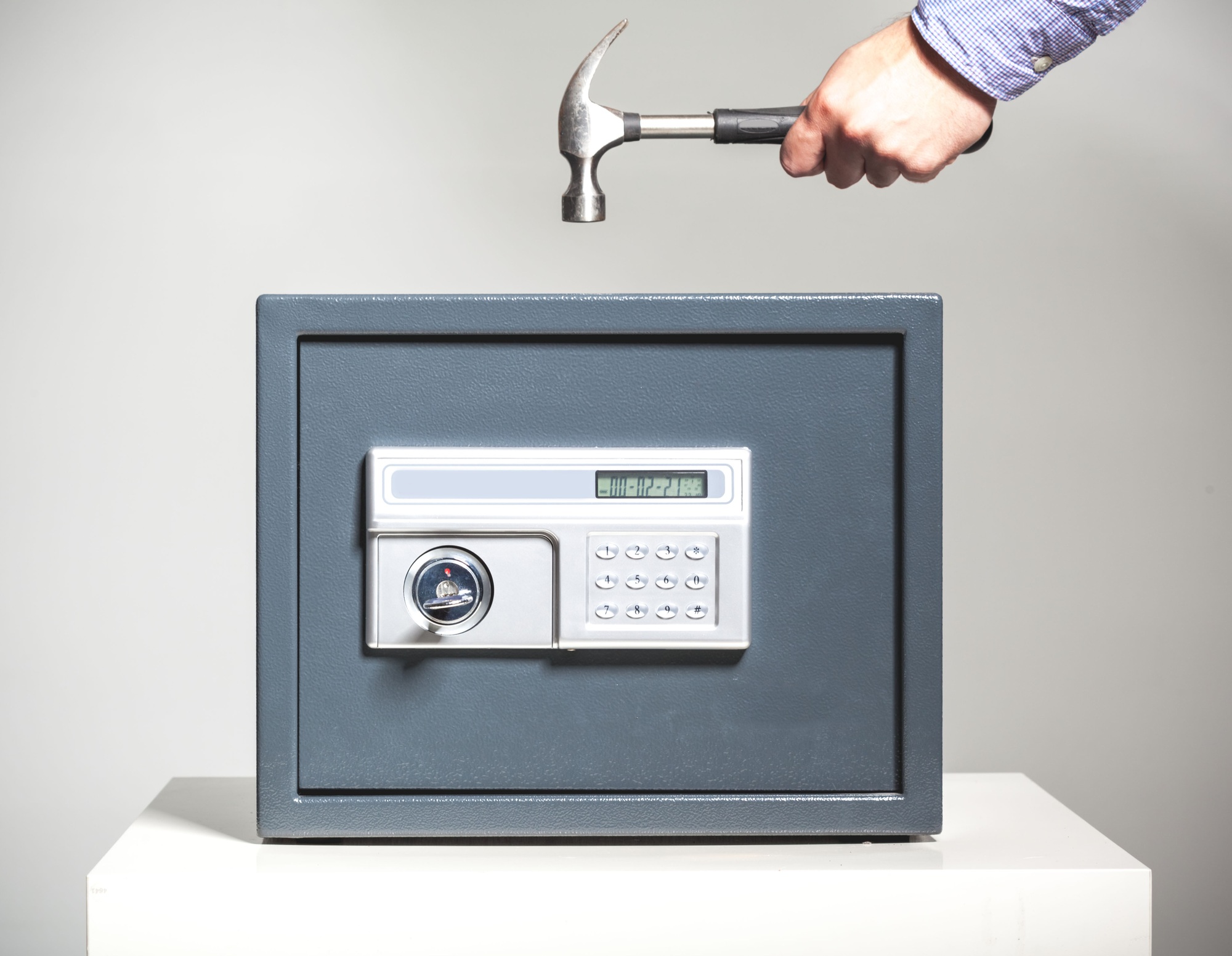 Problems with low quality safes